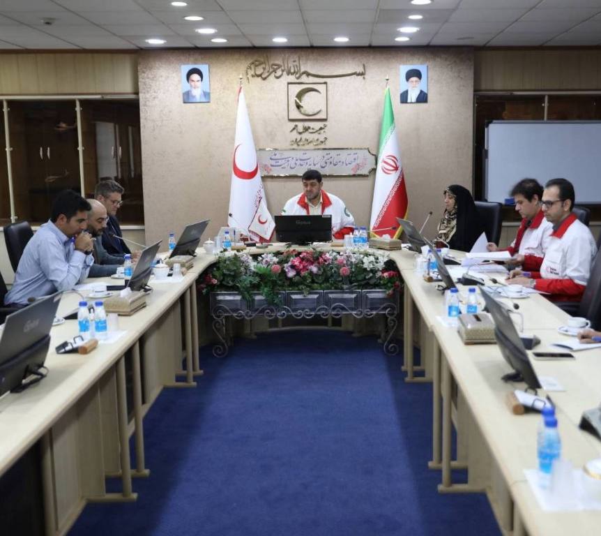 IRCS and ICRC Discuss Iranian Pilots in Qatar