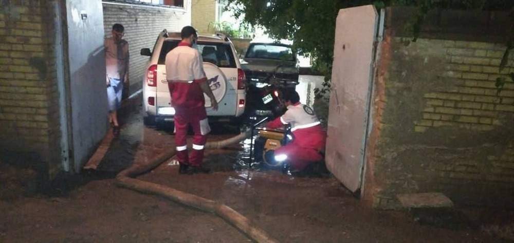Aid workers Find Dead body of missing person in Baft Floods