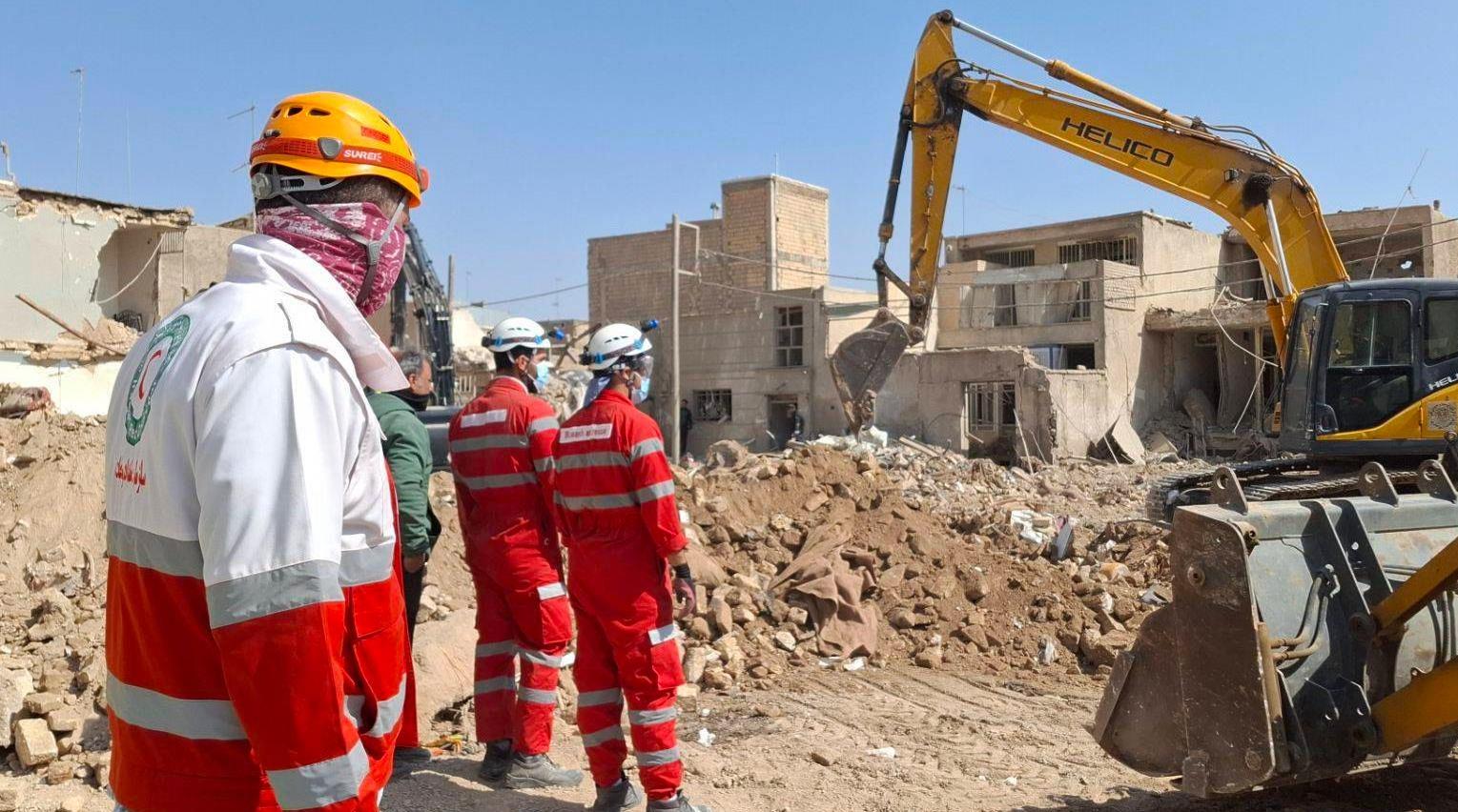 IRCS Young Volunteer Counselors ‎Respond to More than 67,000 Mental Health Hotline Calls ‎Amid Airstrikes